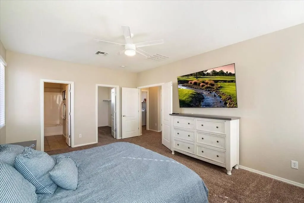 Gilbert Home-4 Bed 3 Bath- Pets Welcome Holiday home